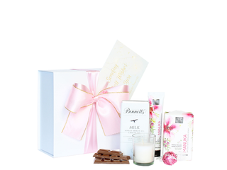 Beautiful pampering gift hampers and baskets for him and her with luxurious NZ skincare ranges, candles and chocolates. Delivered NZ wide by Batenburgs Gift Hampers.