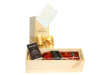Gift Box Image Whisky Johhnie Walker Black Label gift box with chocolate delivered NZ wide. Batenburgs Gift Hampers Batenburgs Gift Baskets Auckland 